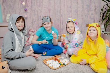 Пижамная вечеринка для девочек