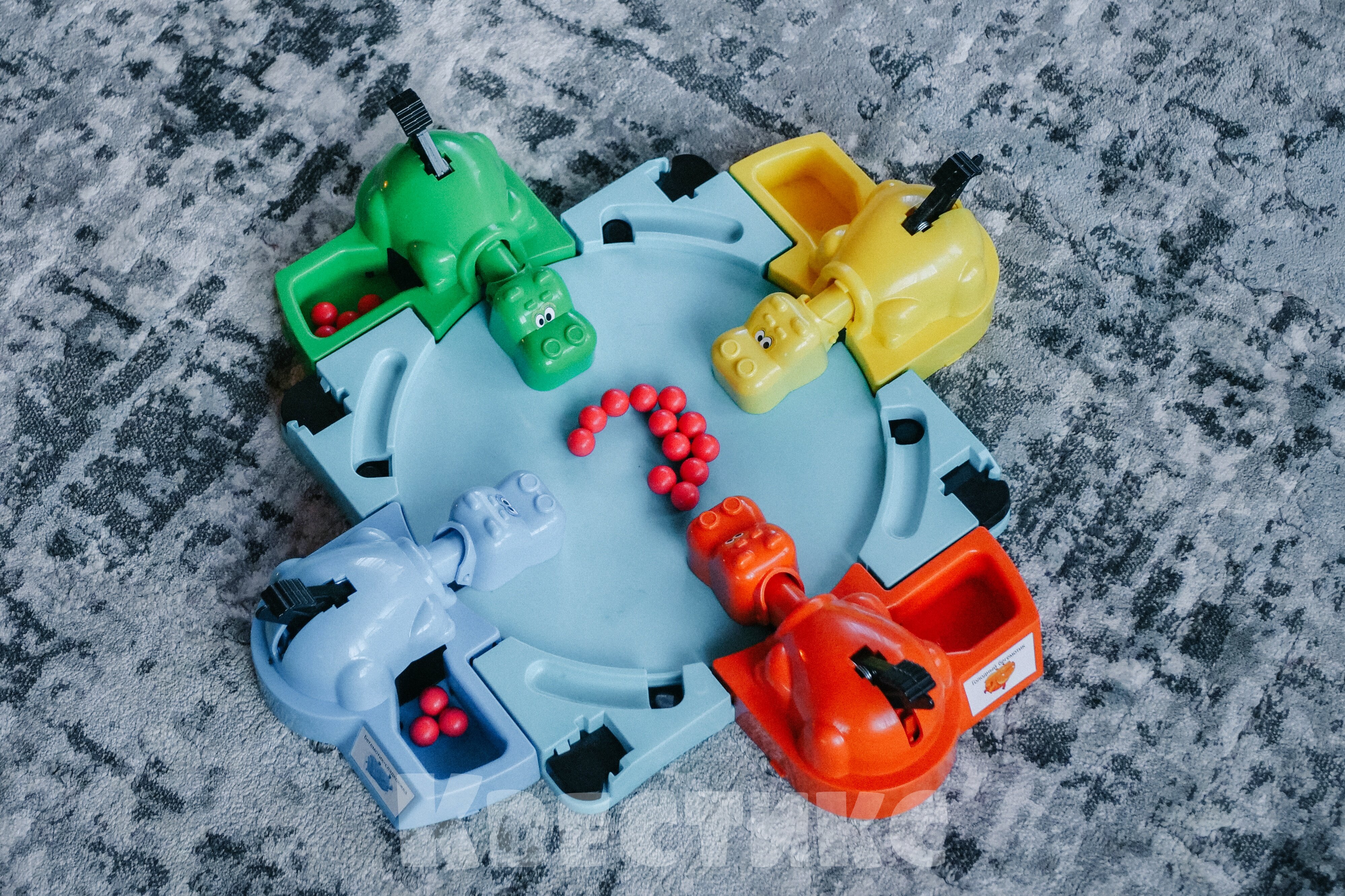 голодные бегемотики