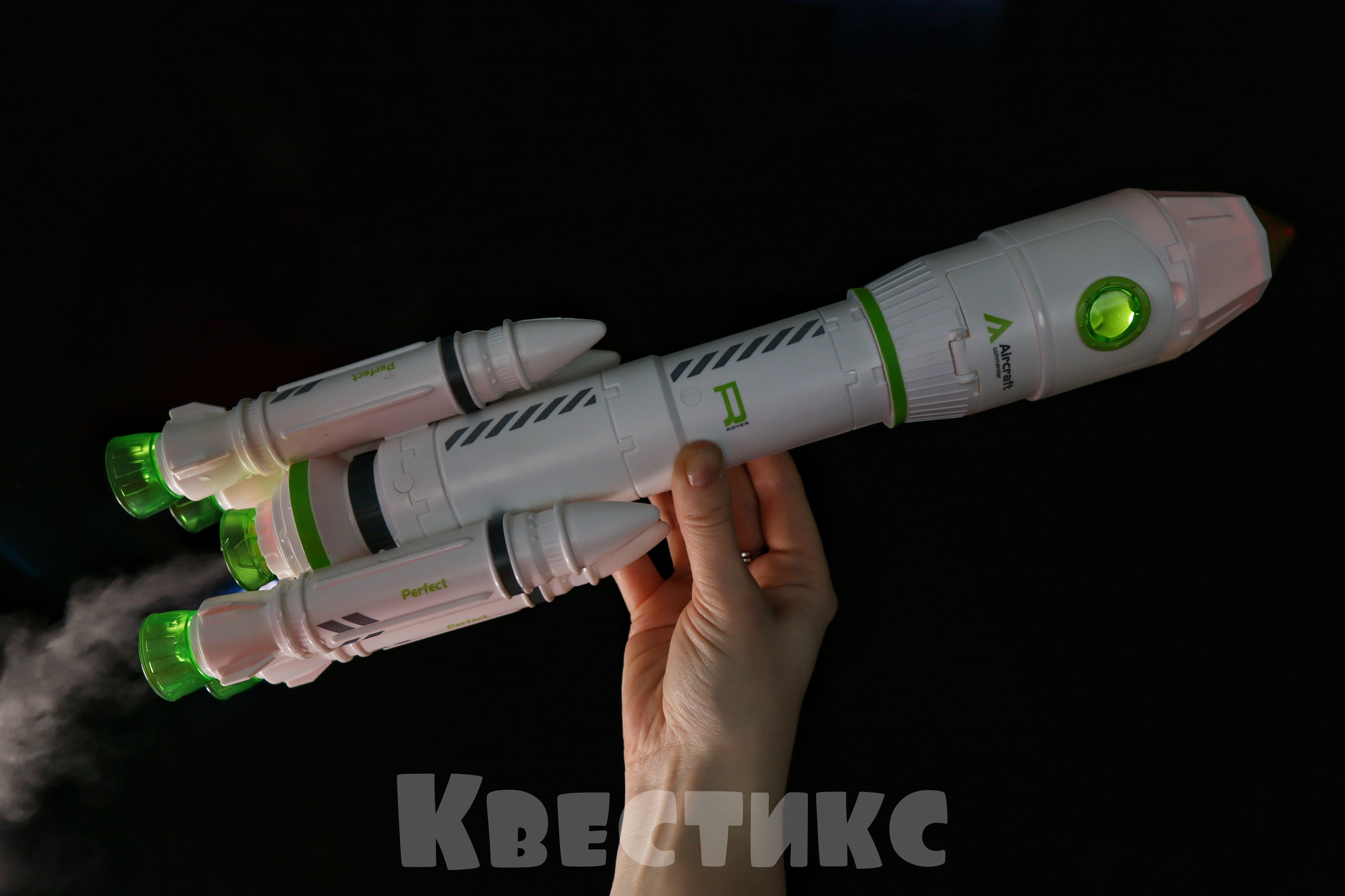 Ракета с паром и космонавтом внутри
