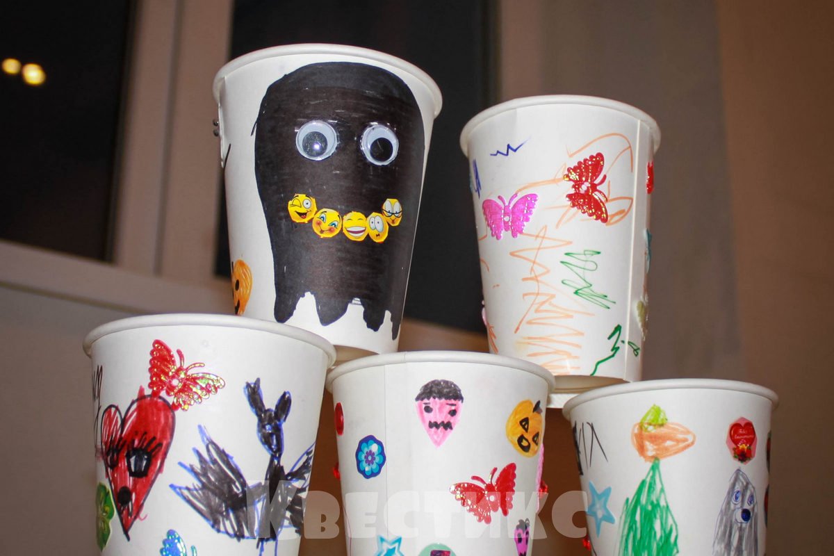 цветные стаканчики